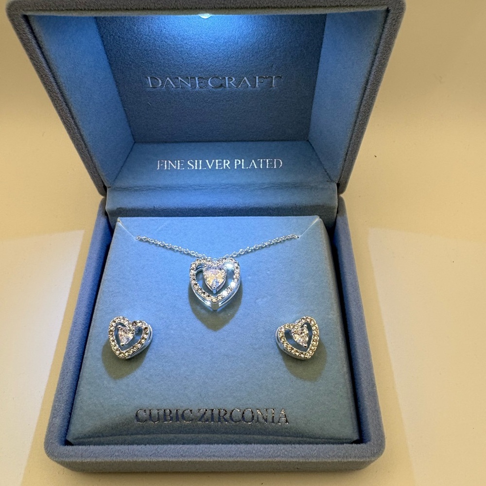 Silver-Plated Heart Necklace & Earrings Set - Clear Cubic Zirconia